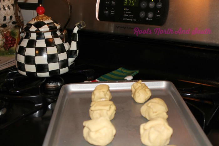 Baking Up Chicken Cheese Party Puffs
